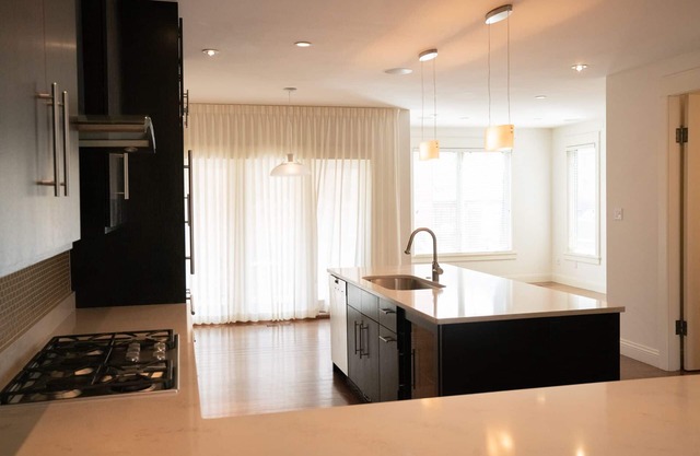 Luxury Townhome in Downtown Boulder - Club Access