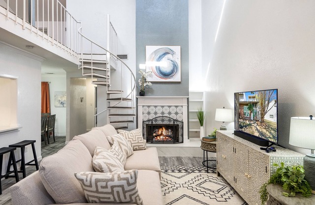 Luxury Townhome w/Loft Workspace and Coffee Bar!
