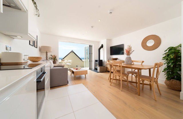 Luxury, two bedroom, pet friendly sea view apartment in Lynmouth, North Devon