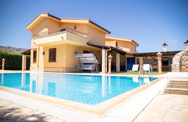 [✮ LUXURY VILLA WITH POOL] - Dimora Fanale