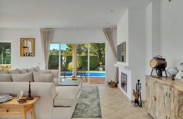 Luxury vacation villa with pool. Just 5 minutes from beach, golf and village!