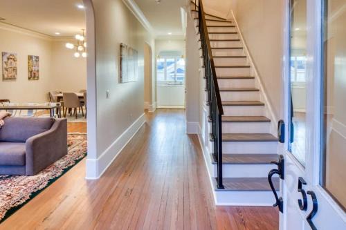 Luxury Villa 3 BR w Private Bath Walk Everywhere