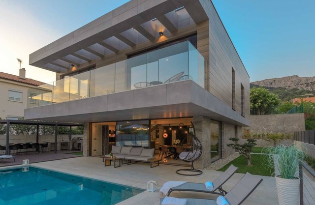 Luxury Villa Elite with heated pool, sauna, jacuzzi & gym