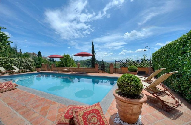 Luxury villa near Volterra,Pool,Wi-Fi,Airco,village walk distance,stunning view