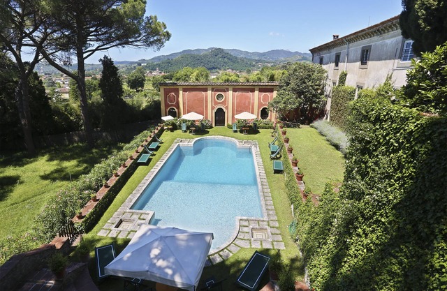 Luxury Villa on the Lucca's hills with private pool, BBQ,tennis court,PingPong.