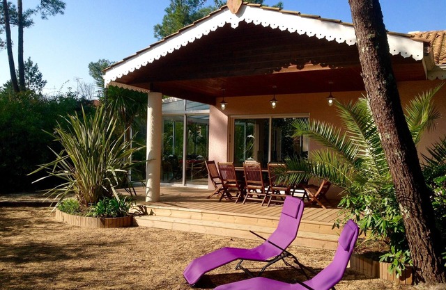 Luxury villa, private jacuzzi, near beaches