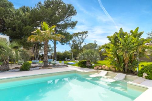 Luxury Villa Sea Front With Pool