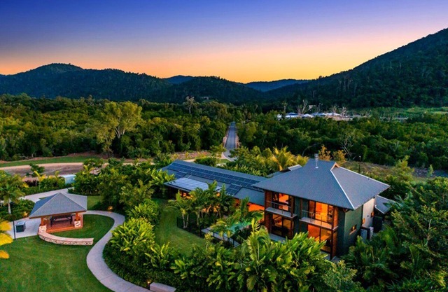 Luxury Villas Aqua at Yangaro (With Car Parking)