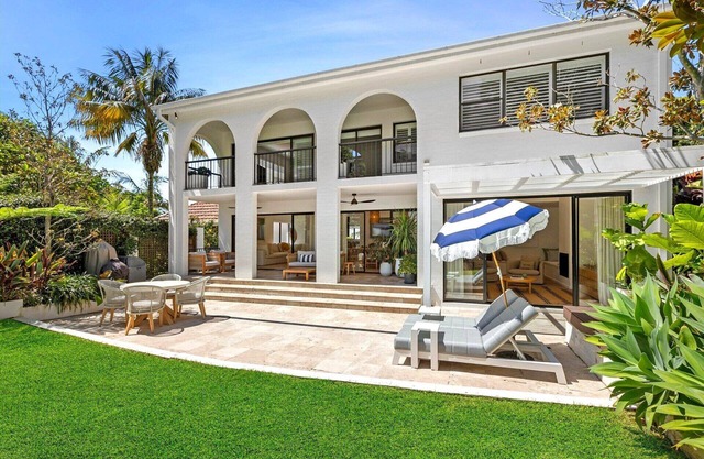 Luxury Villas Balmoral Luxe Escape (Walk to Beach)