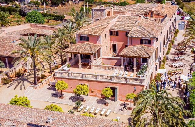 Luxury XIVth C. mansion (private hotel), sea views & total exclusivity -20suites