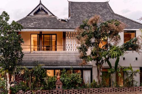 M ORIGINAL VILLA