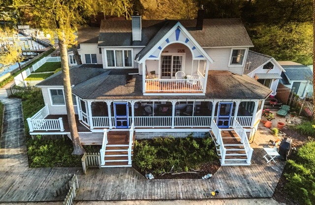 Macatawa Waterfront by 'Big Red'/Cottage Living for 2