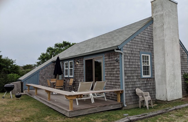 Madaket, Nantucket: 3BR House, early August, Walk To Beach!