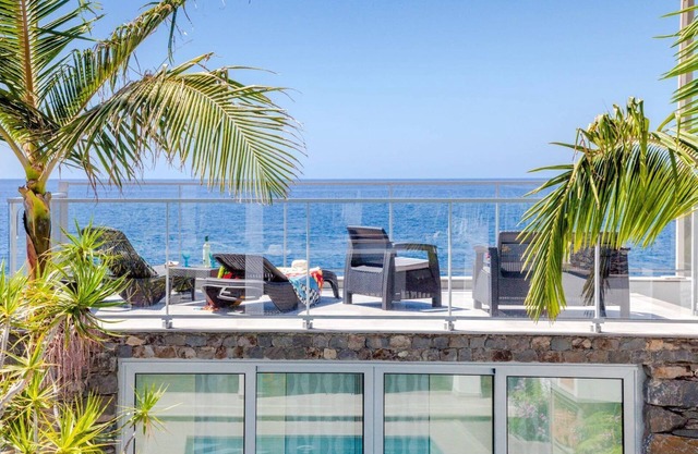 Madeira Beach House by LovelyStay