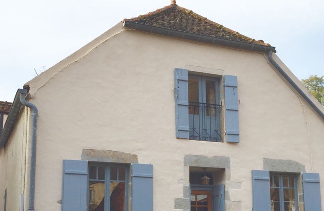 Magical Tower Views, Garden Patio, Steps to Historical Town Centre, Kids OK