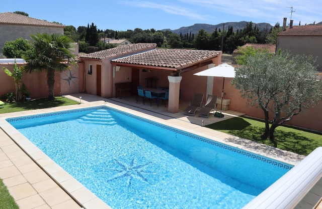Magnificent villa with private pool at the foot of Alpilles