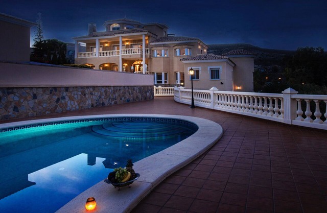 Magnificent apartment in the villa, Pool, seaside, view of the sea!