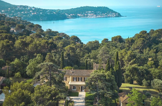 Magnificent estate, 11 suites — a unique blend of Provence & the Côte d’Azur