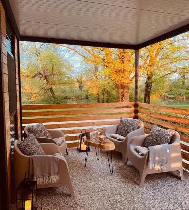 MAGNOLIA HOUSE by the RIVER