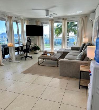 Maho Beach House - Luxe 1 Bedroom - Ocean Hideaway