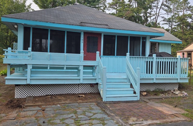 Maine Lakehouse near N. Conway Beach Access/Pool table/Screened Porch/gas grill