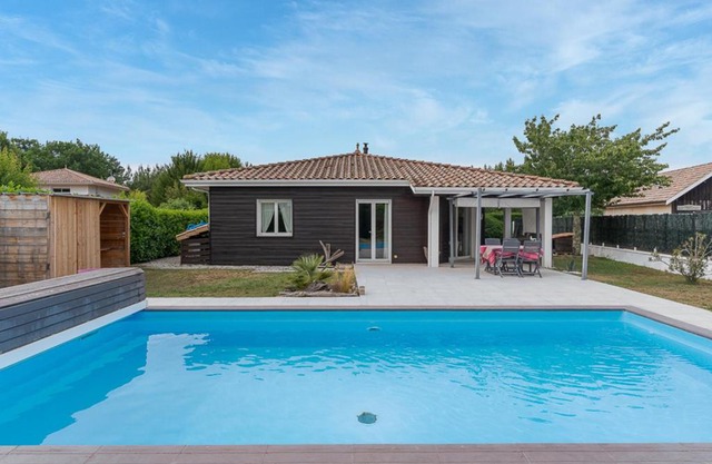 Maison à Mimizan avec piscine, 4 personnes, proche lac, activités à proximité - FR-1-50-102