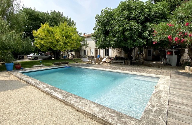 Maison, 5 Chambres, Piscine, à 5 min D'arles