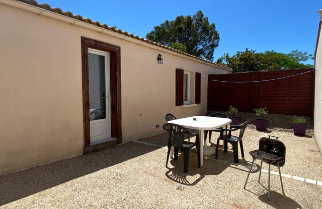 MAISON * AVEC COUR 3KM PLAGE ET LA ROCHELLE