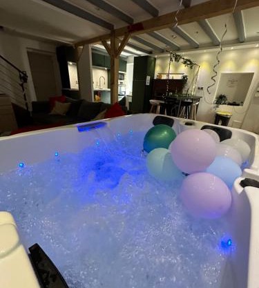 Maison avec jacuzzi