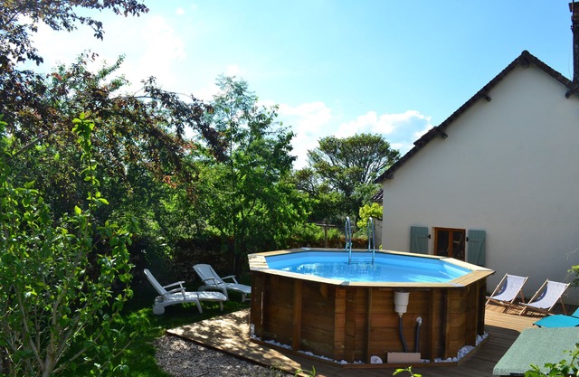 Maison Avec Piscine Dans un Hameau Pour 8 Personnes, Entre Lascaux et Hautefort