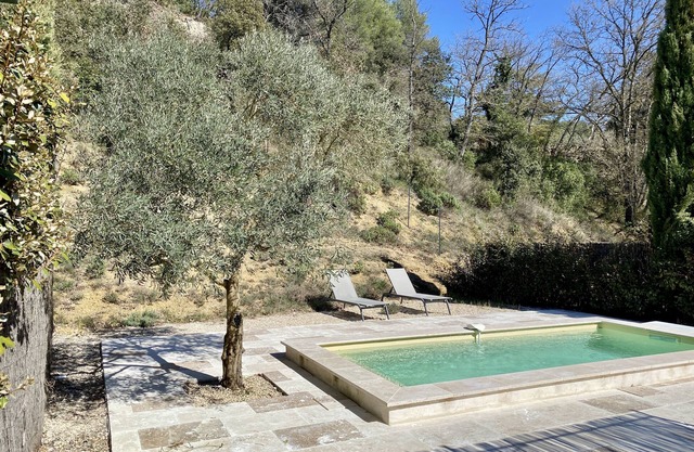 Maison Avec Piscine et Jardin Clos Dans Domaine Oléicole. Animaux Acceptés !