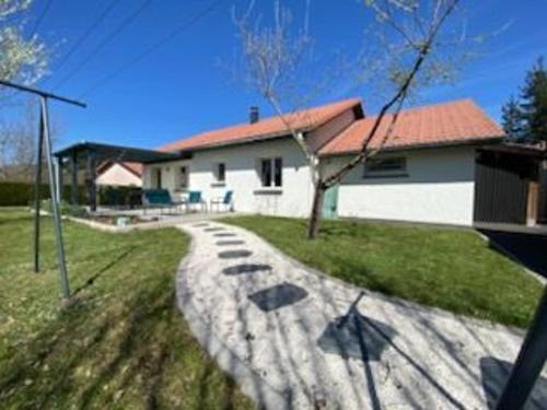 Maison de camp. plain-pied avec jardin, 2 chambres, terrasse couverte, proche Gérardmer et Saint-Dié - FR-1-589-386