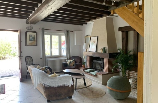 Maison de Campagne Confortable en Sologne, vue sur L'étang