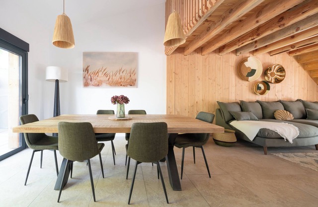 MAISON DU CANAL in Cazaux on the canal with 3 bedrooms