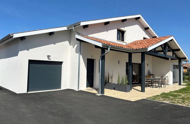 Maison Familiale Proche Océan et Golfs à Tosse