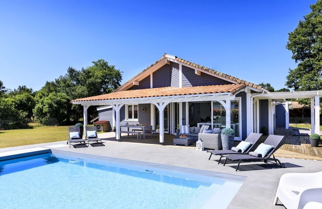 Maison Hapchot - Four Bedroom Villa, Sleeps 8