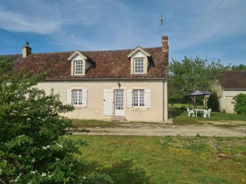 Maison plain-pied en Berry - Vue sur étang - Charges incluses - FR-1-591-748