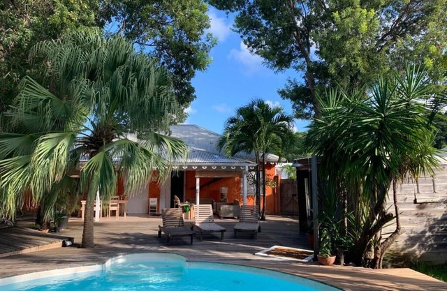Maison ST EXUPERY avec piscine