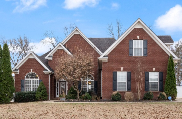 Majestic Murfreesboro Manor | Pet Friendly!
