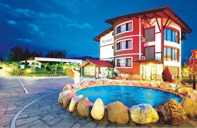Makaza Complex