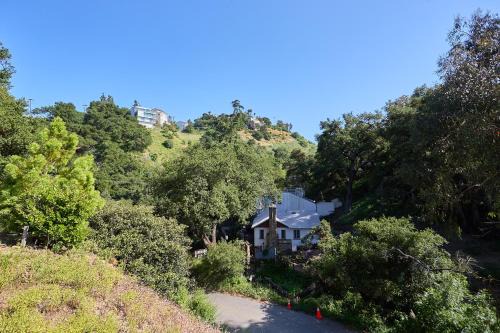 Malibu Home in Enchanting Hills 5 min from the beach