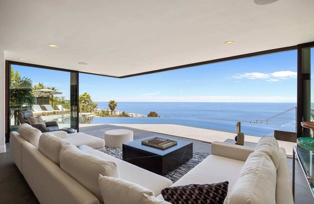 Malibu Oceana Bleu by Stay Awhile Villas