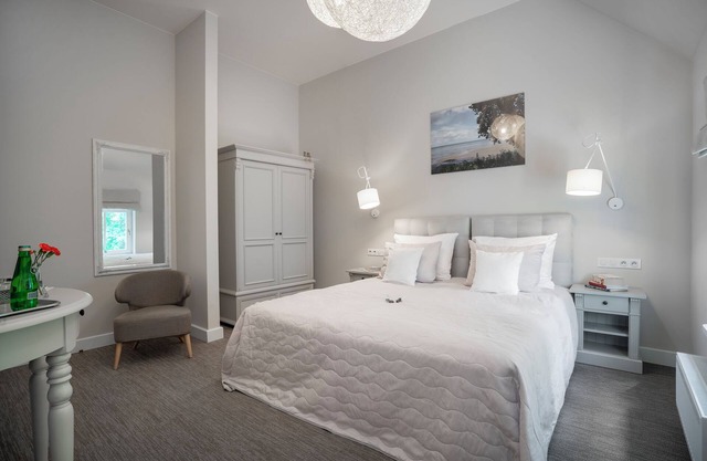 Manowce Palace - Double or Twin Room with Garden View (Room 6)