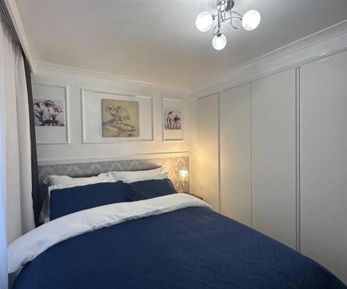 Maple Grove - Luxury 1-Bedroom apartment with garden and parking in Greater London