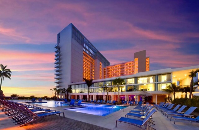 Marco Crystal Shores Beachfront Resort, Luxury