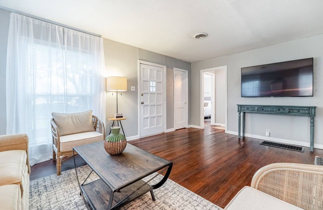 Maria's Cottage - Minutes from downtown Carrollton & Pet friendly