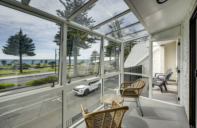 Marine Parade Beachfront - Napier Holiday Unit