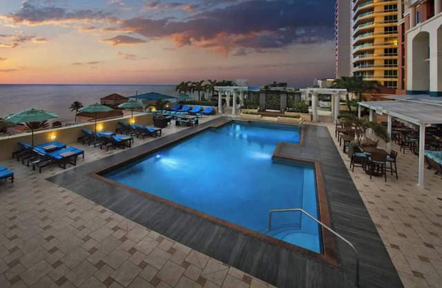 Marriott BeachPlace Towers 2BR Full Kitchen Vibrant location Must Stay!