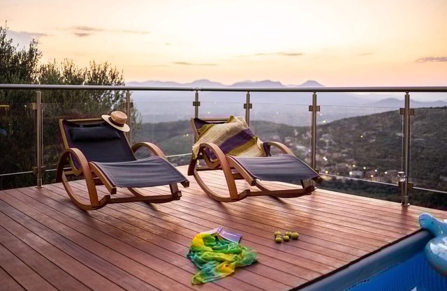 Martinia Pool Escape - Aiga Panoramic Vistas