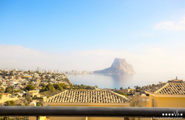MARYVILLA – Semi-detached property in urbanization Montesol, Calpe, with sea views.